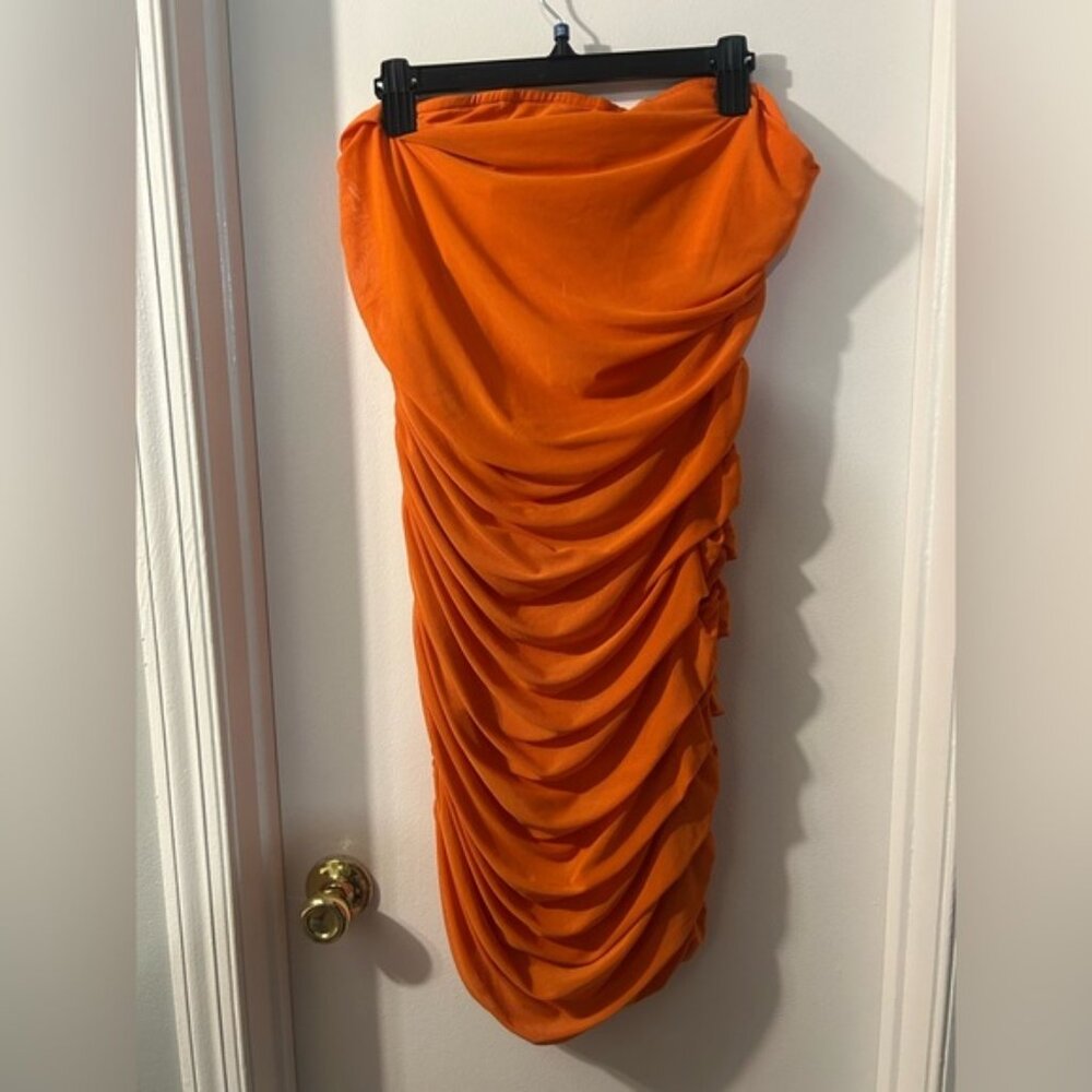 Fashion to Figure Orange Strapless Ruched Midi Dress – Size 1X